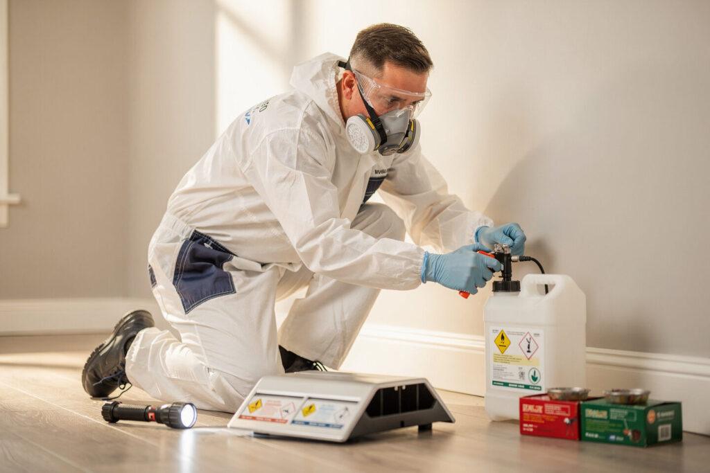 Zertifizierte Techniker – Einsatz von Insektiziden, Giftködern und Rattengift nach gesetzlichen Vorgaben – Larsen Schädlingsbekämpfung